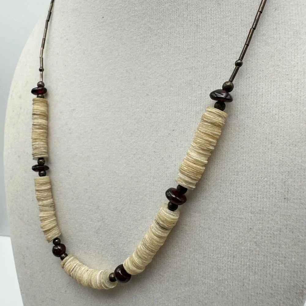Vintage Off-White Shell Heishi Necklace Red Glass Beaded‎ Women's Jewellery